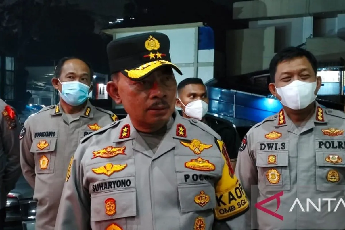 west-sumatra-police-to-investigate-mount-marapi-climbing-permits