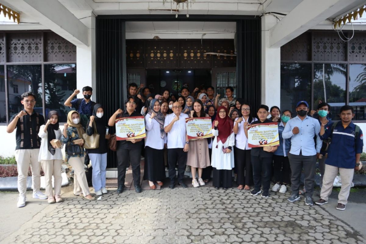 Dinsos Medan berikan bantuan biaya pendidikan mahasiswa