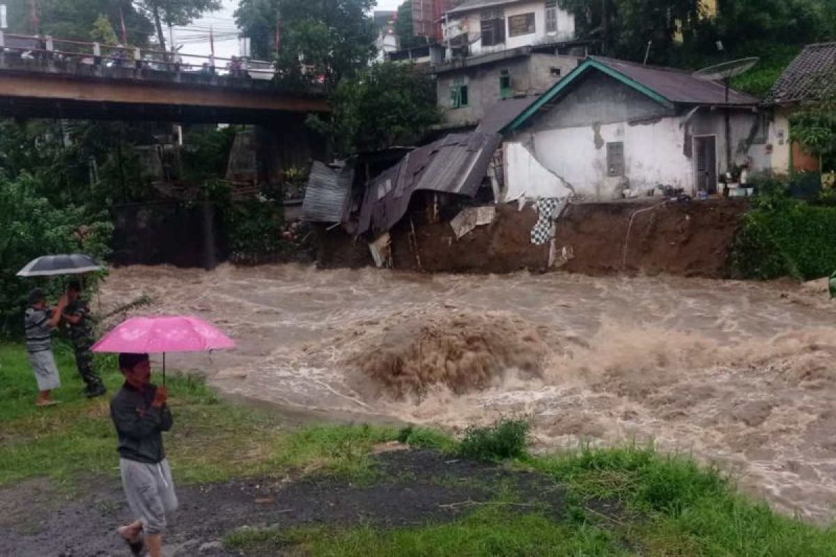 Tanah longsor di Wonosobo, dua warga tewas