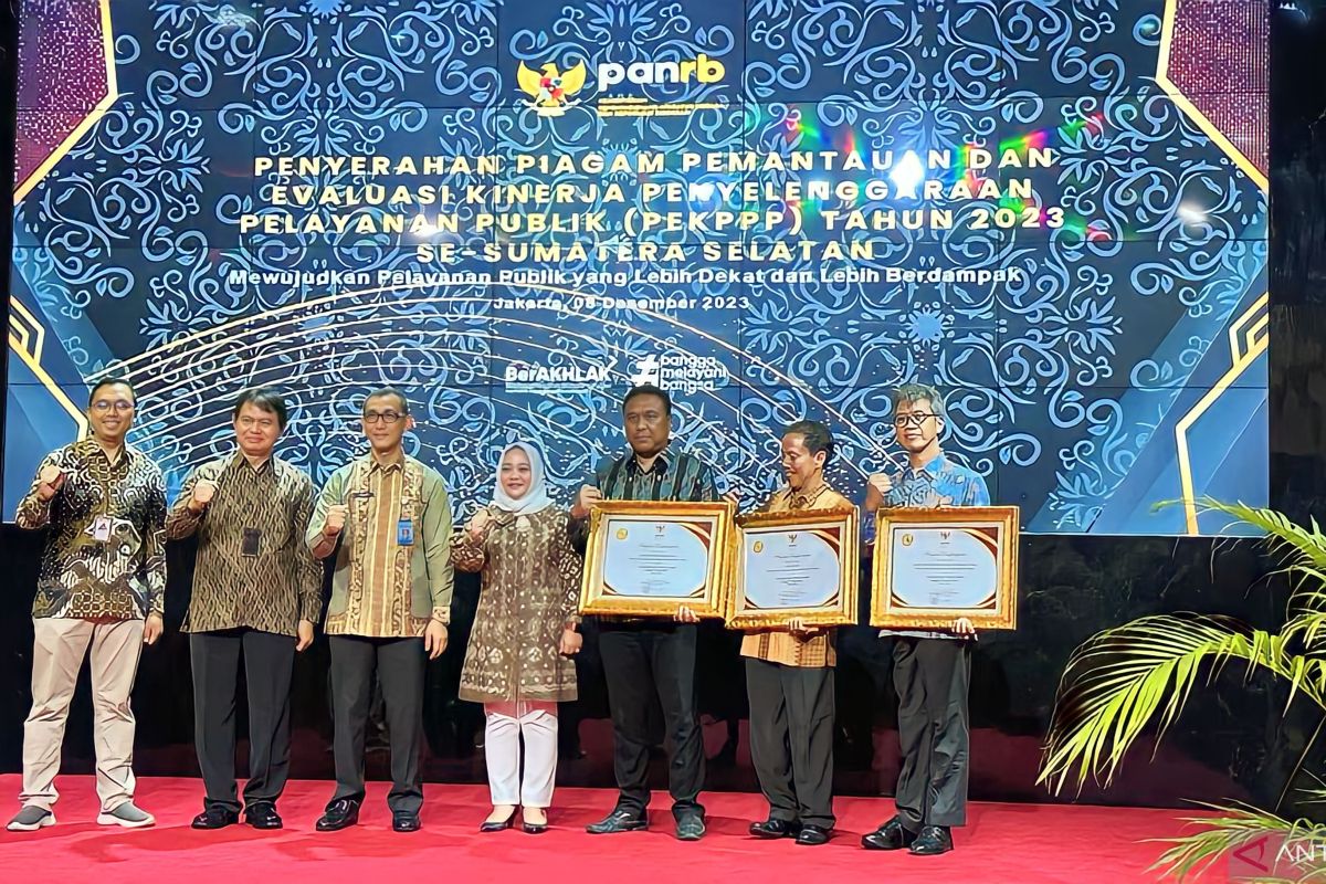 Pemkab OKU Timur raih tiga penghargaan tingkat nasional