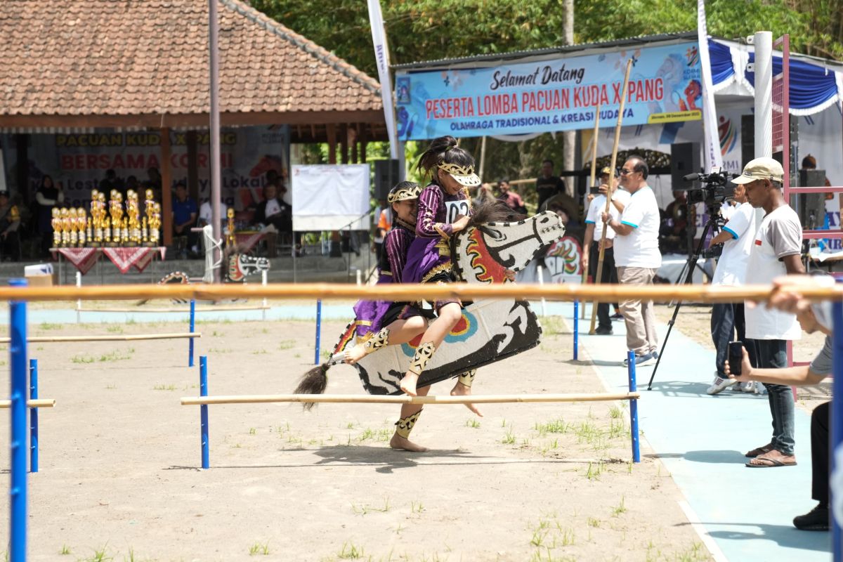 Kormi Sleman mengadakan lomba pacuan kuda kepang lestarikan kreasi budaya