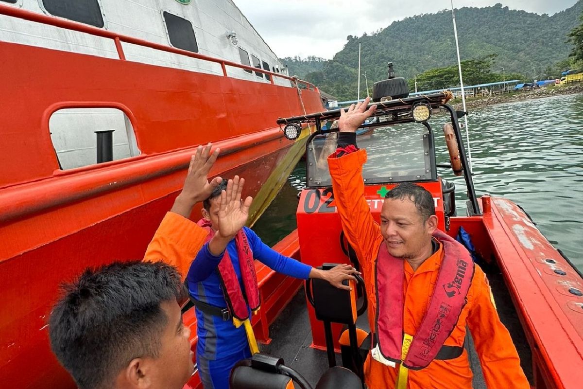 Basarnas Padang cari dua nelayan hilang di laut