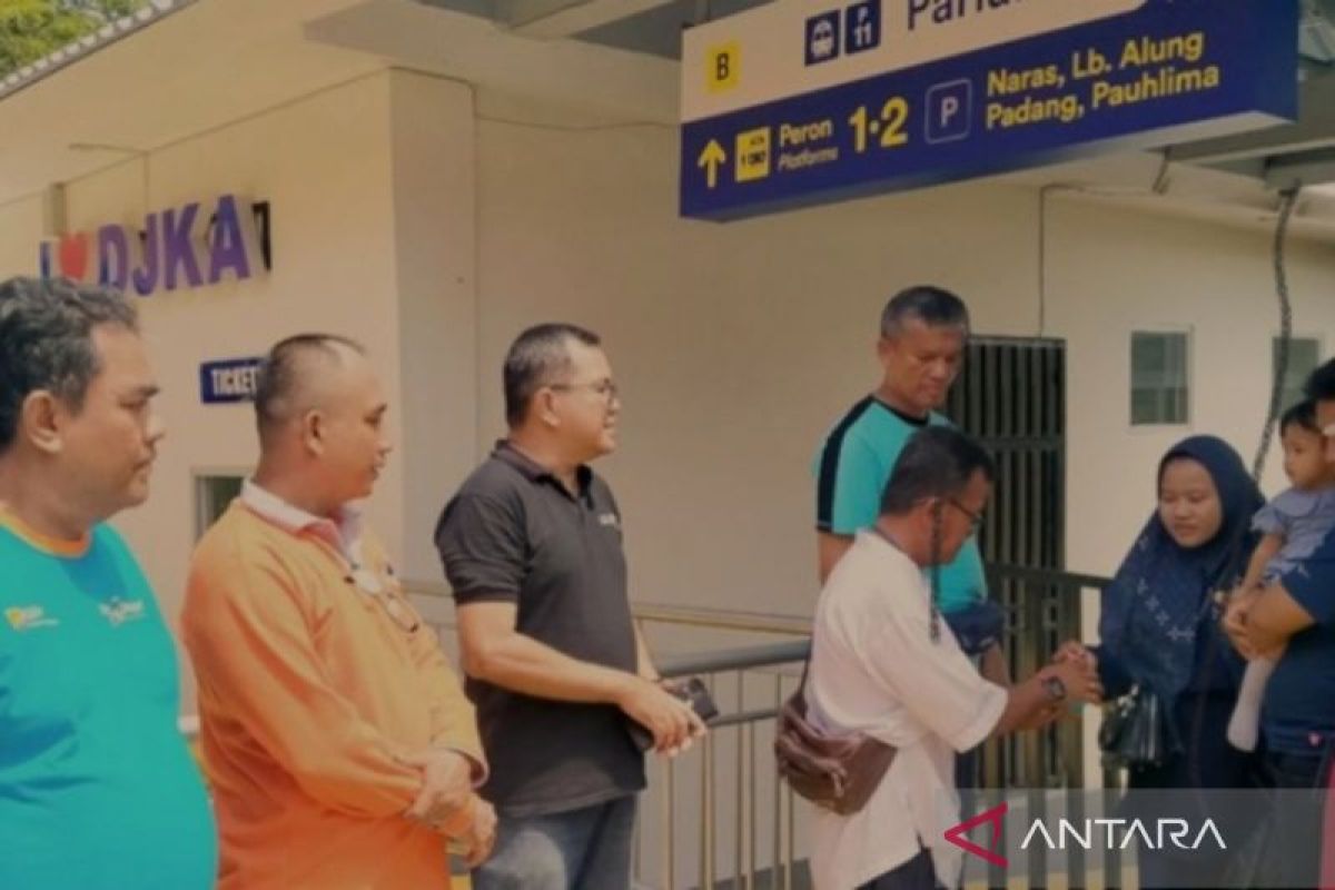 Pariaman buka akses masuk objek wisata dari stasiun kereta api