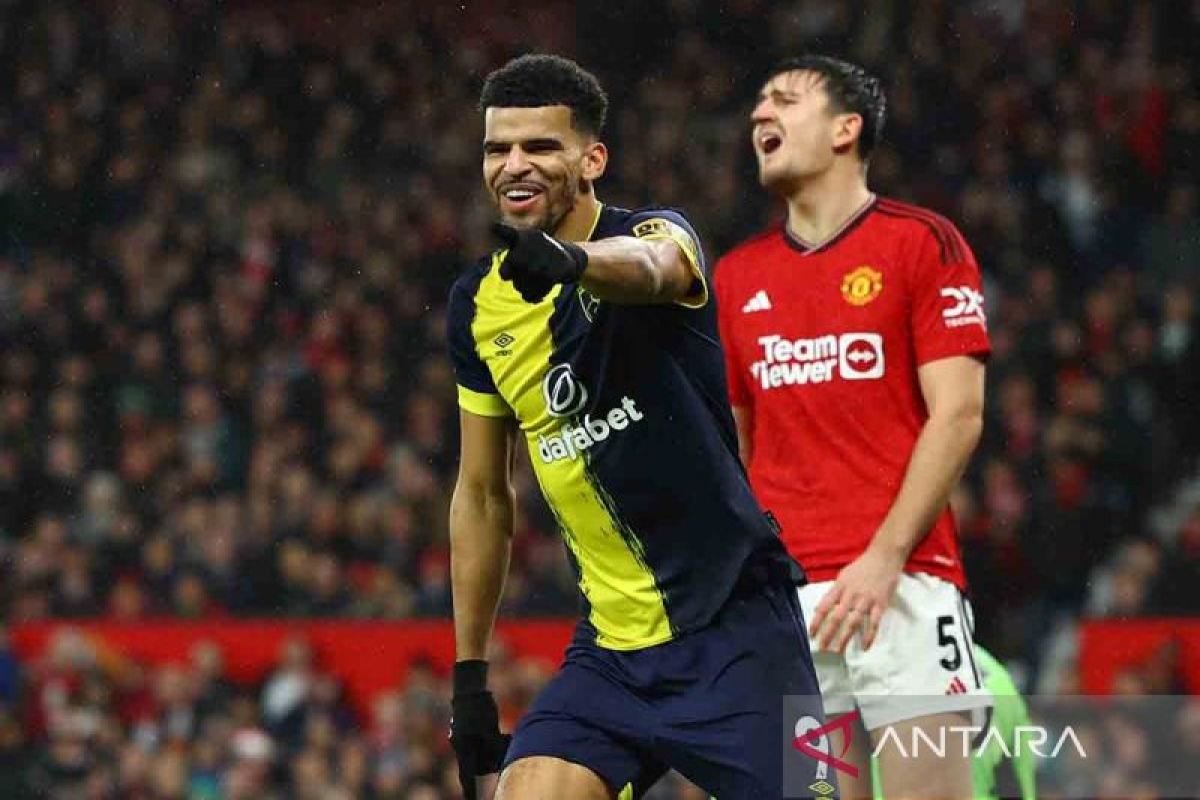 Pemain Dominic Solanke merumput di Tottenham Hotspur