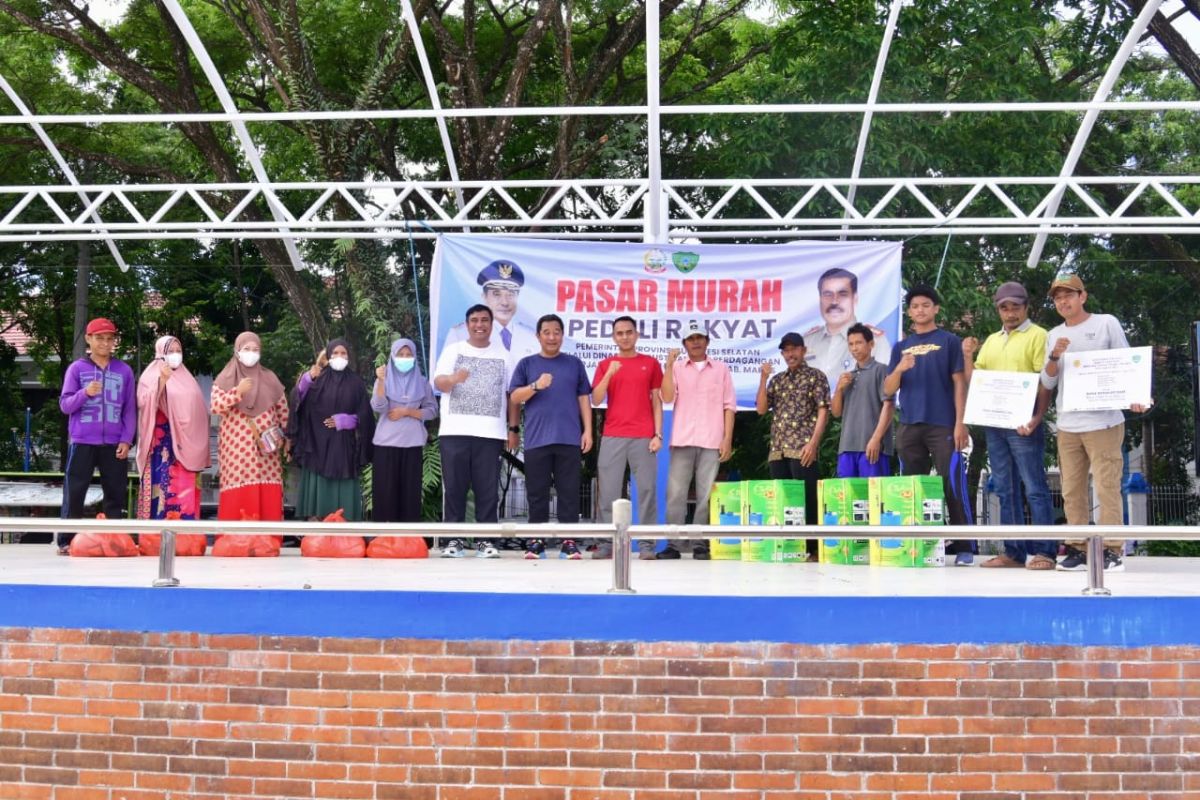 Pemprov Sulsel menggelar pasar murah di Maros