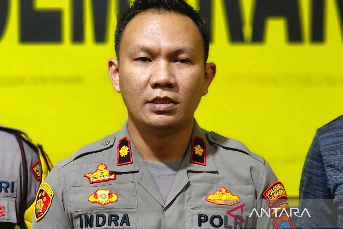 Belasan mobil di halaman KPU Kota Semarang dirusak orang tak dikenal