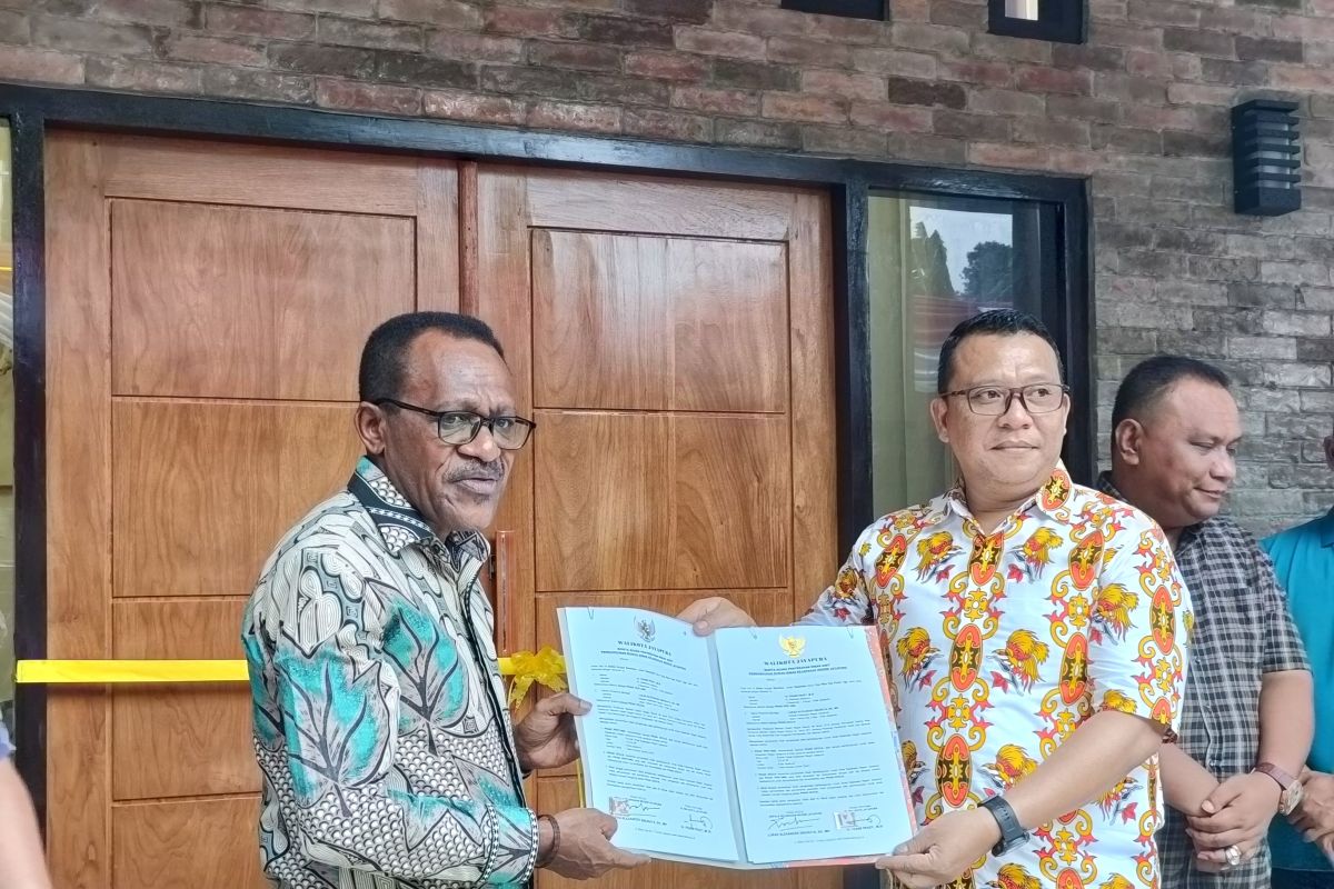 Kejari terima hibah aset rumah dinas Pemkot Jayapura