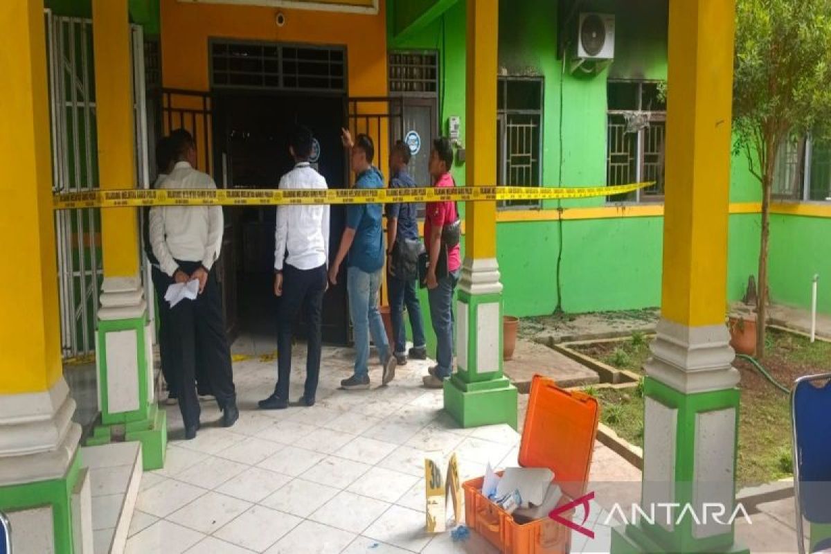 Kantor Camat Banyuputih dibakar, Polres Batang lakukan penyelidikan