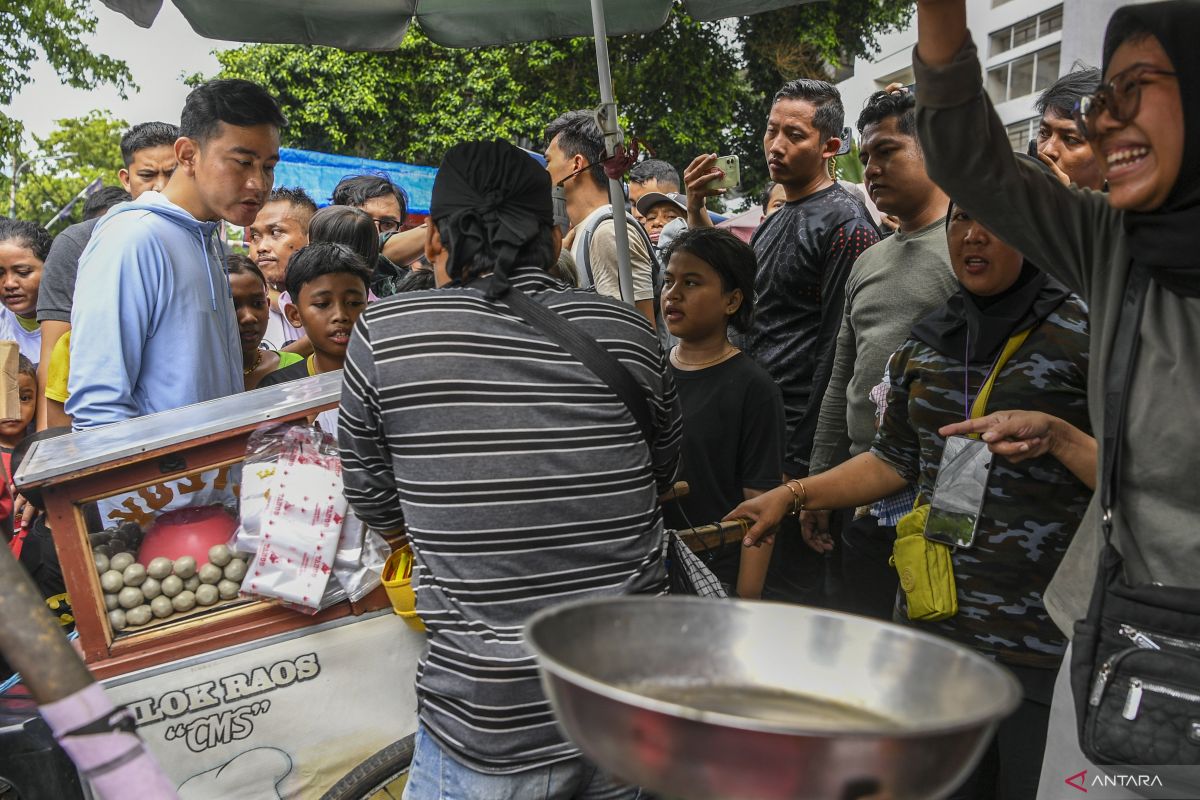 Tanggapi swing voter tinggi, Gibran sebut kemungkinan mereka tunggu debat