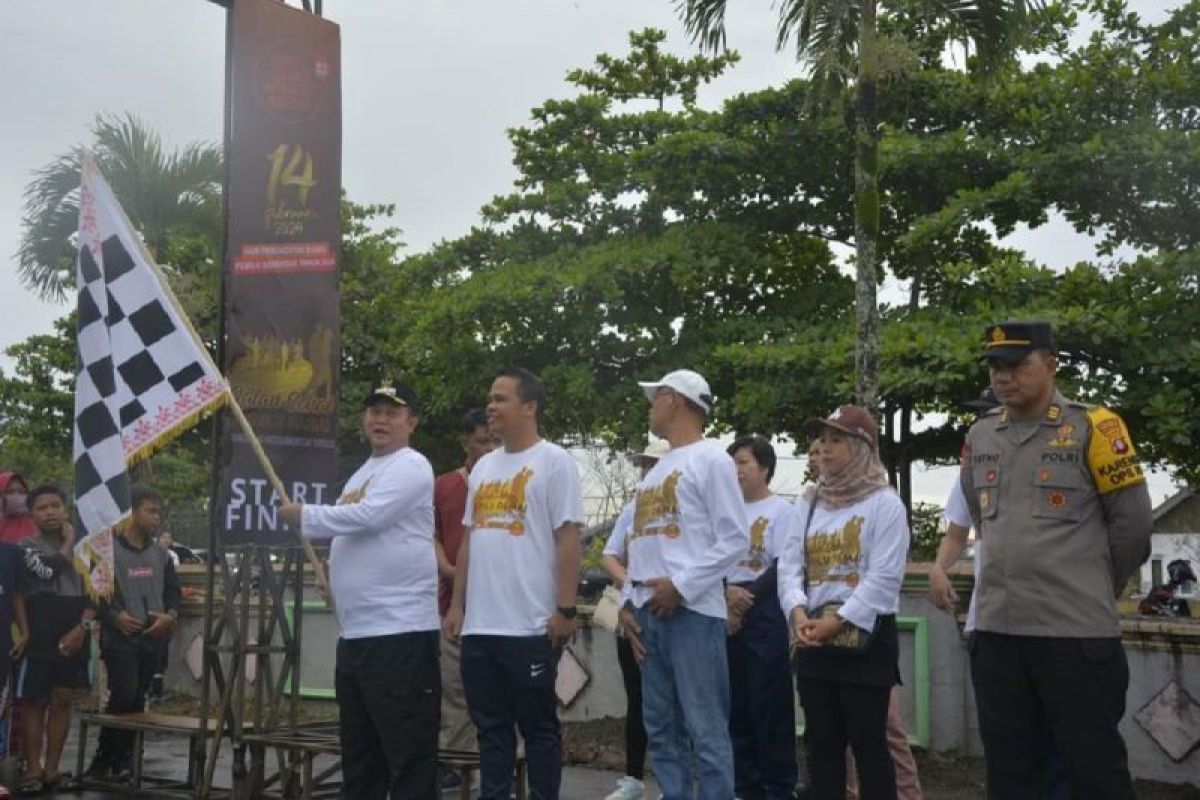 Pj Bupati Katingan Apresiasi Kegiatan Jalan Sehat Pemilu Damai Serentak 2024