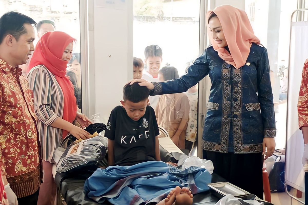 70 anak OKU Selatan dikhitan massal gratis Hari Ibu dan DWP 2023