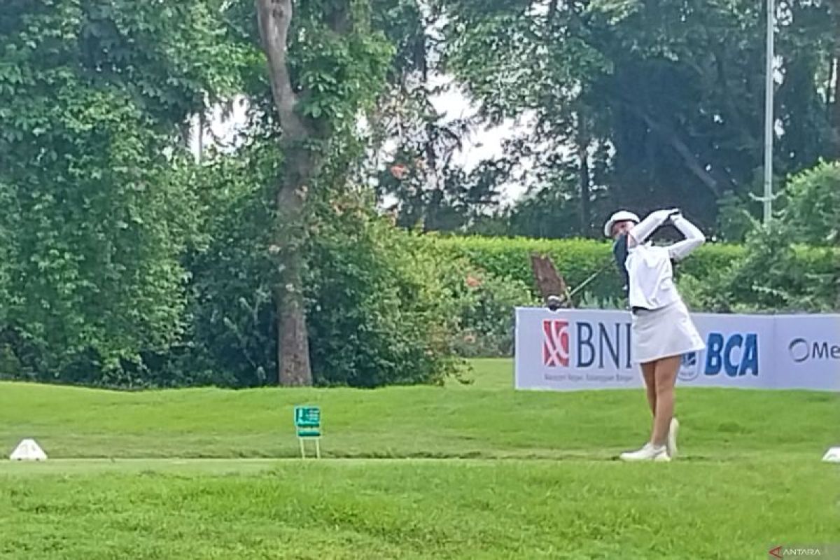 Elaine pertahankan puncak klasemen sementara International Junior golf