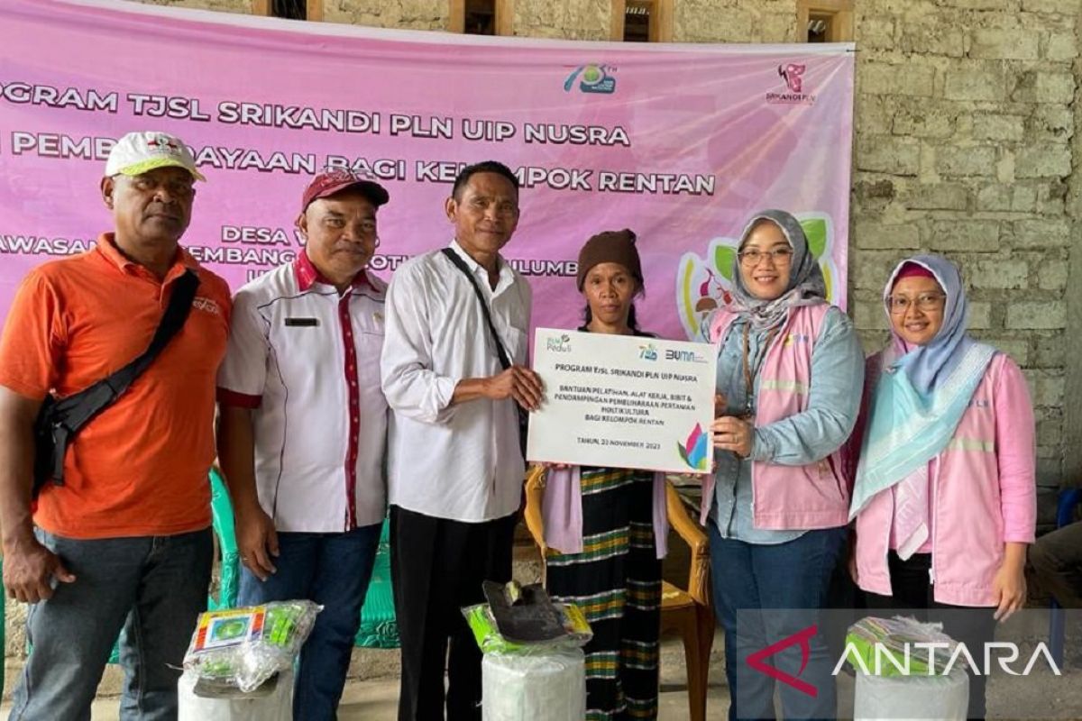 Koordinator Srikandi PLN Bali-Nusra Raih Pos Kupang Award Lewat Program Pemberdayaan Ekonomi dan Penurunan Angka Stunting di NTT