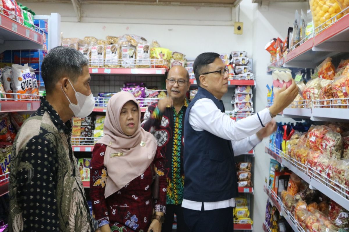 Lindungi konsumen, BPOM DIY sidak dua swalayan besar di Kulon Progo