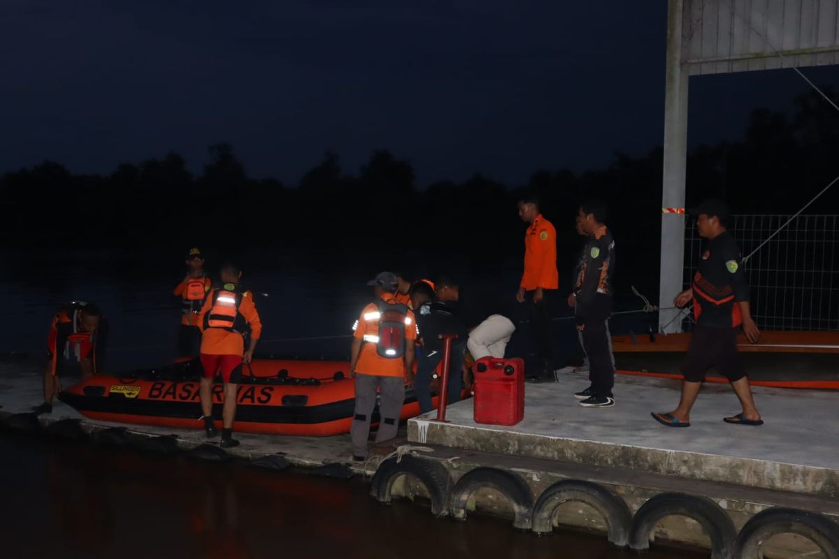 Basarnas Palangka Raya cari warga tenggelam di Sungai Kahayan