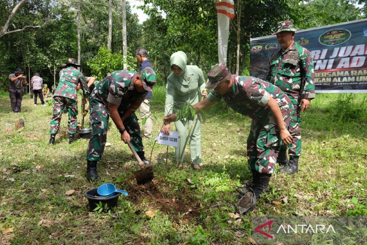 Korem 162/WB lakukan penghijauan Tahura Nuraksa