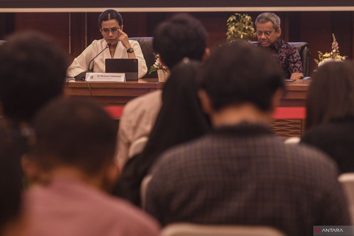 Menkeu Sri Mulyani bukukan anggaran perlinsos Rp443,4 triliun tahun 2023