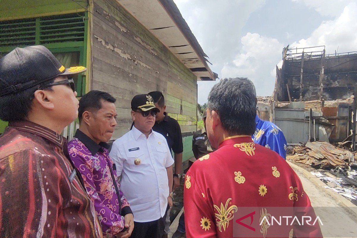 Bupati Kotim instruksikan Dinas Pendidikan bangun kembali rumah dinas guru terbakar