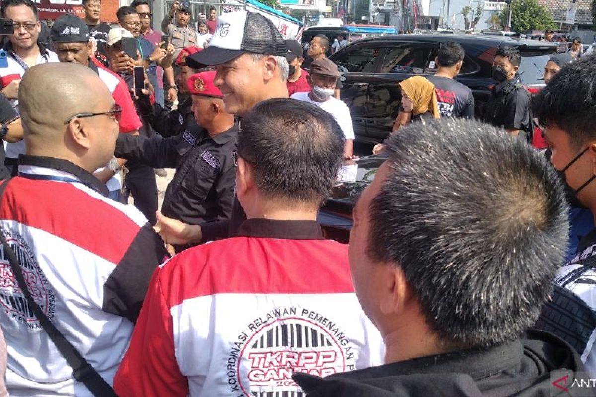 Untuk gaet suara, Ganjar minta para relawan lakukan gerakan door to door