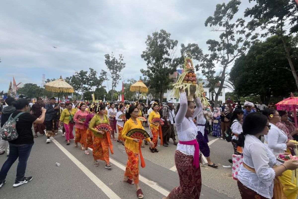 11.200 peserta ikut pawai budaya Hari Jadi Batam ke-194