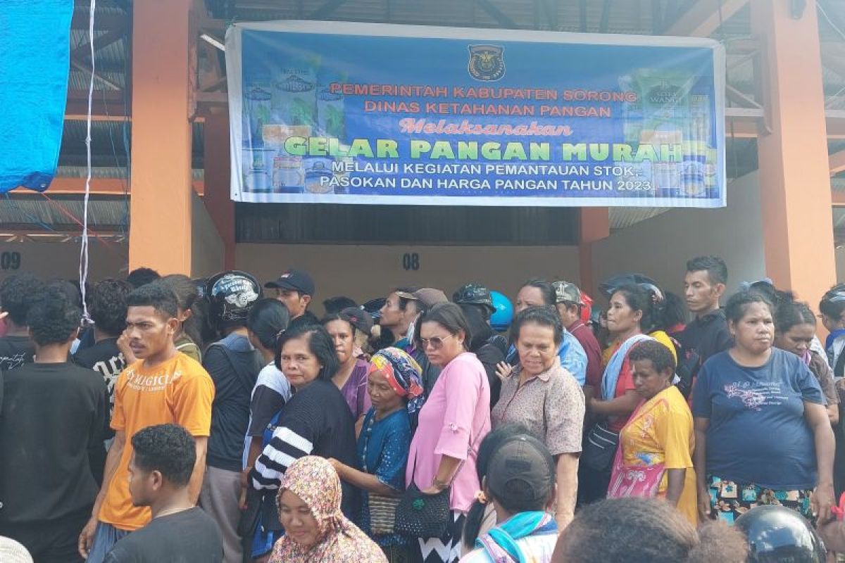 Dinas Perindakop salurkan 1.900 paket sembako murah kepada masyarakat