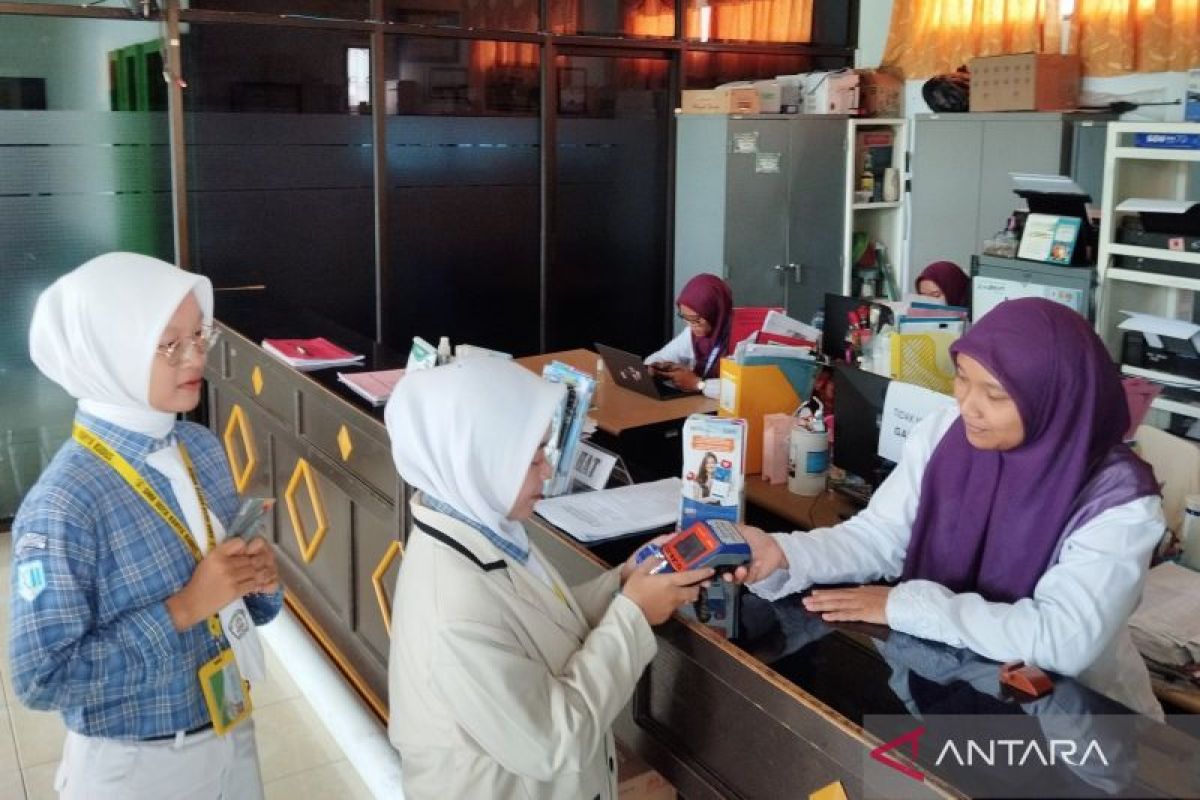 SMK Duta Karya Kudus terapkan pembayaran non tunai