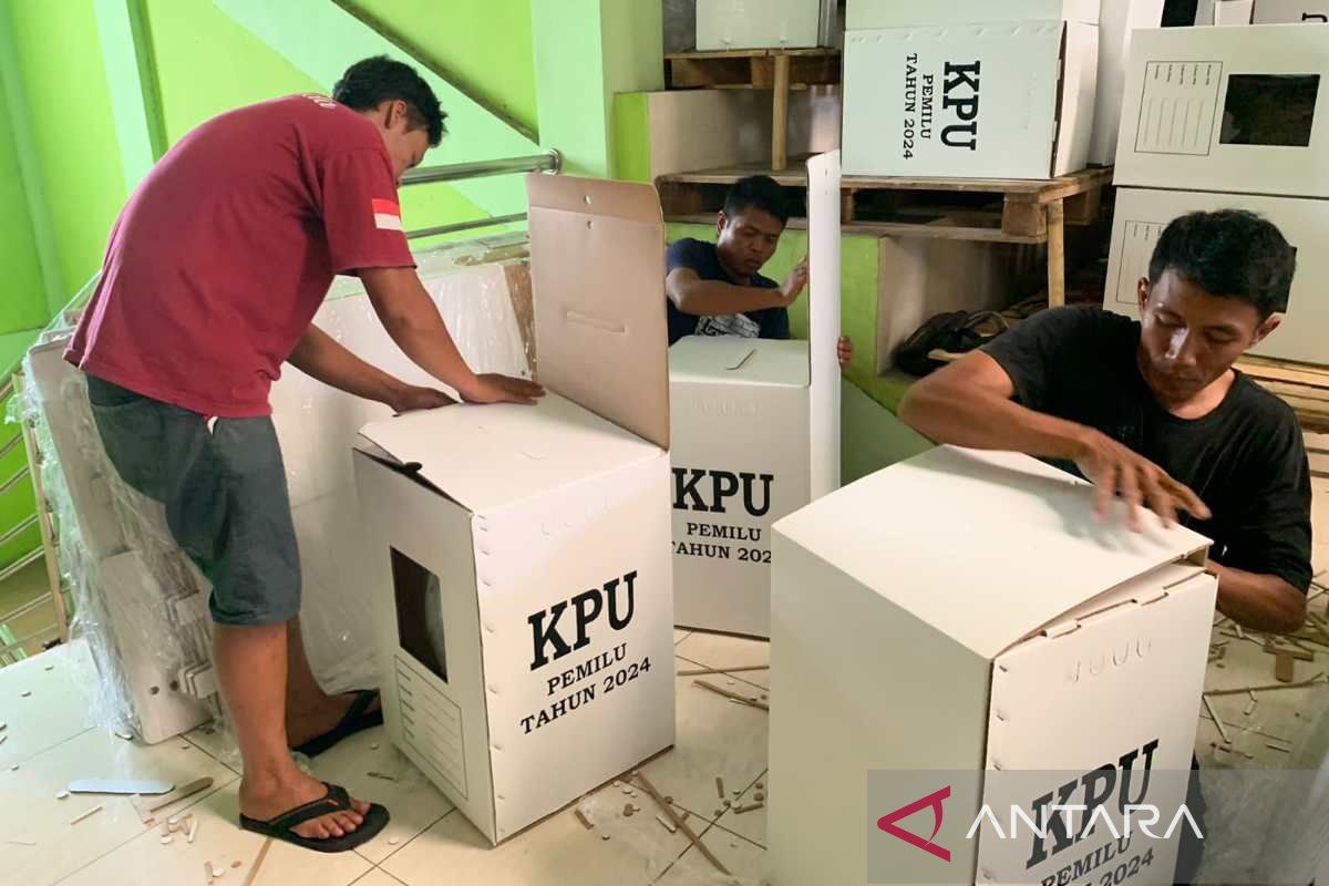 KPU Temanggung mulai rakit kotak  suara