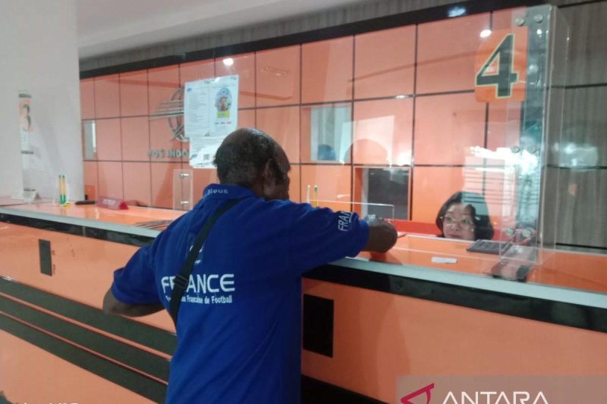 Kantor Pos Jayapura melayani pengiriman barang pada hari natal