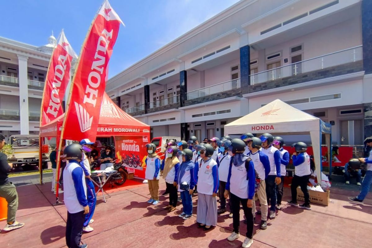 Honda ajarkan safety riding di Morowali Tema "Kerja keras bebas cemas menjadi generasi #Cari_aman"