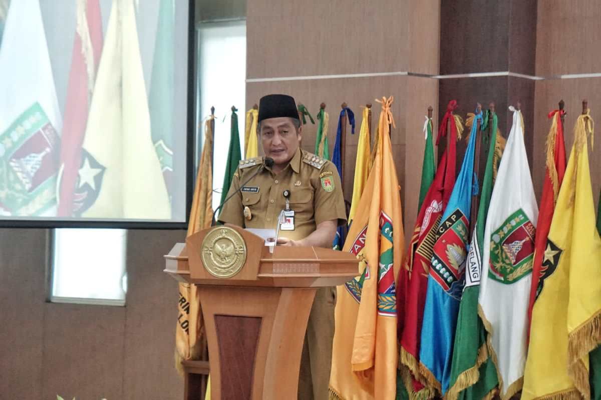 Bupati Magelang  serahkan LHP kinerja Perumda Air Minum Tirta Gemilang