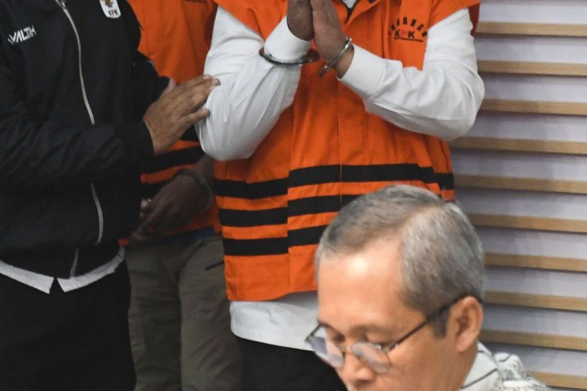 Gubernur Maluku Utara Abdul Ghani Kasuba resmi ditahan KPK