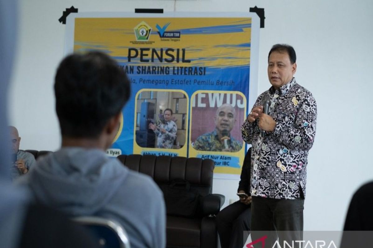 Bawaslu RI beri edukasi seputar pemilu kepada pemilih pemula di Kendari