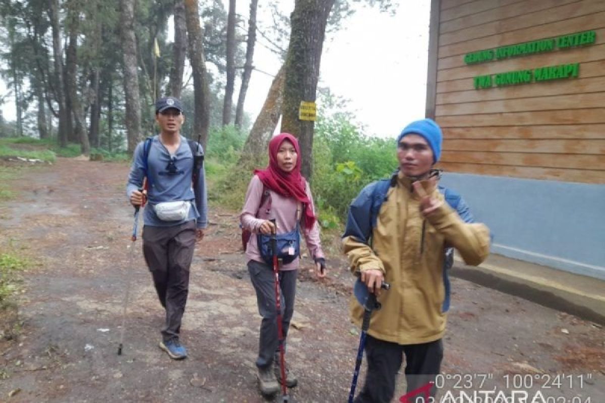 BKSDA Sumbar tutup aktivitas pendakian empat gunung pascaerupsi Gunung Marapi