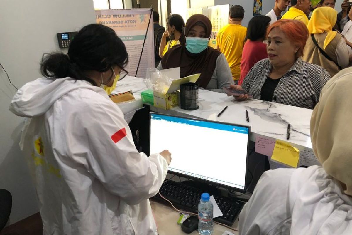 Yellow Clinic Semarang gelar pengobatan  gratis