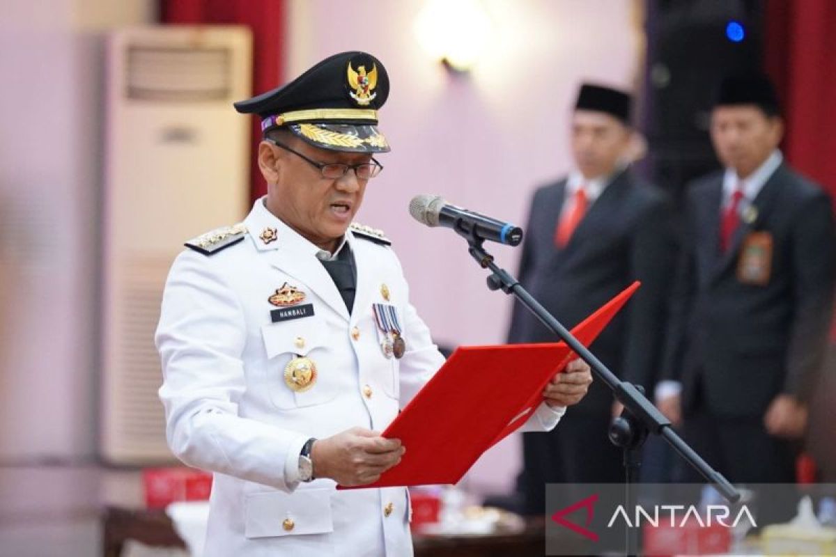 Gubri lantik Hambali jadi Pj Bupati Kampar