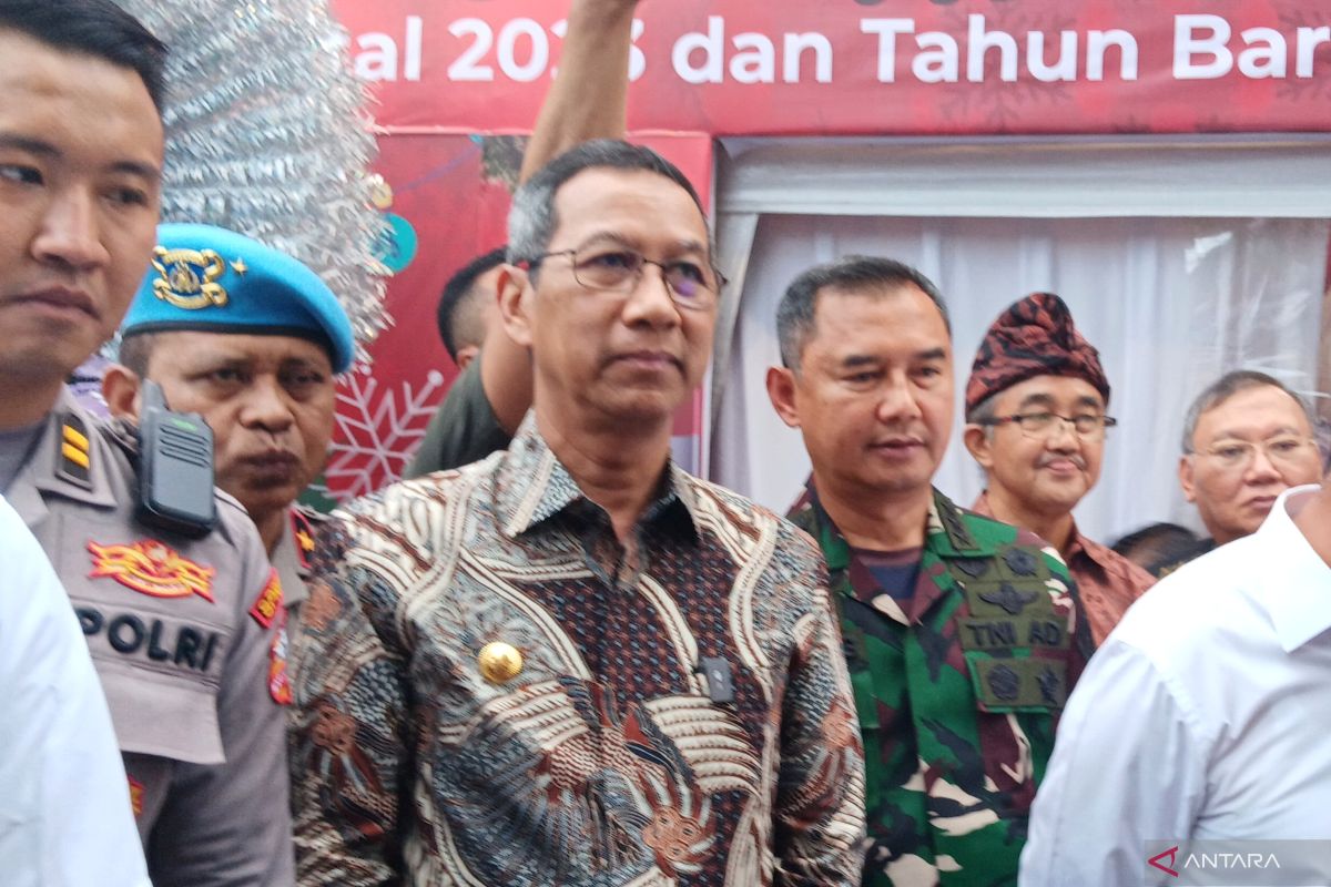 Pj Gubernur imbau warga pakai masker cegah penularan COVID-19 di libur Natal