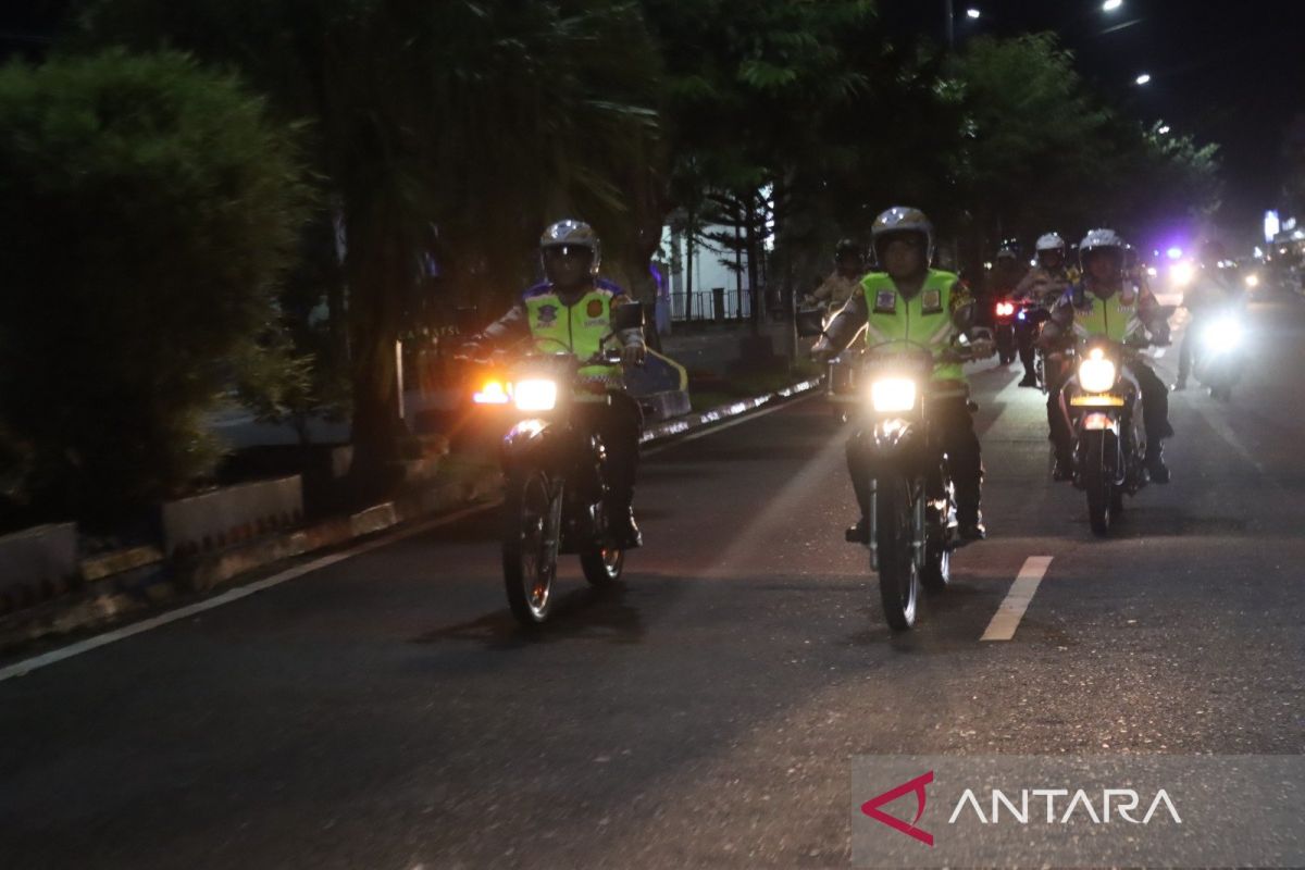 Kapolres Inhu patroli sejumlah gereja di malam Natal