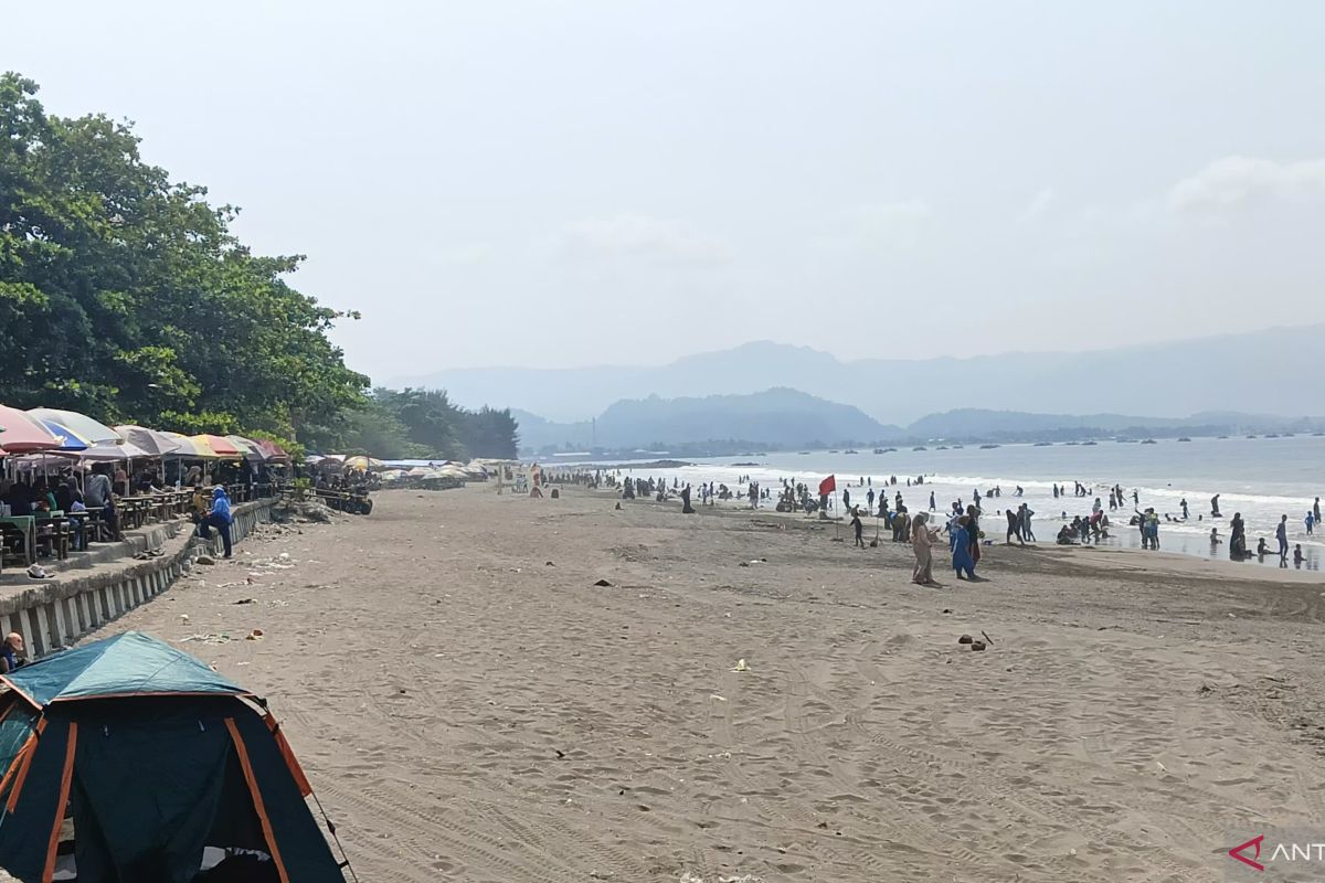 Satpolairud larang wisawatan berenang di pantai rawan terjadi kecelakaan laut