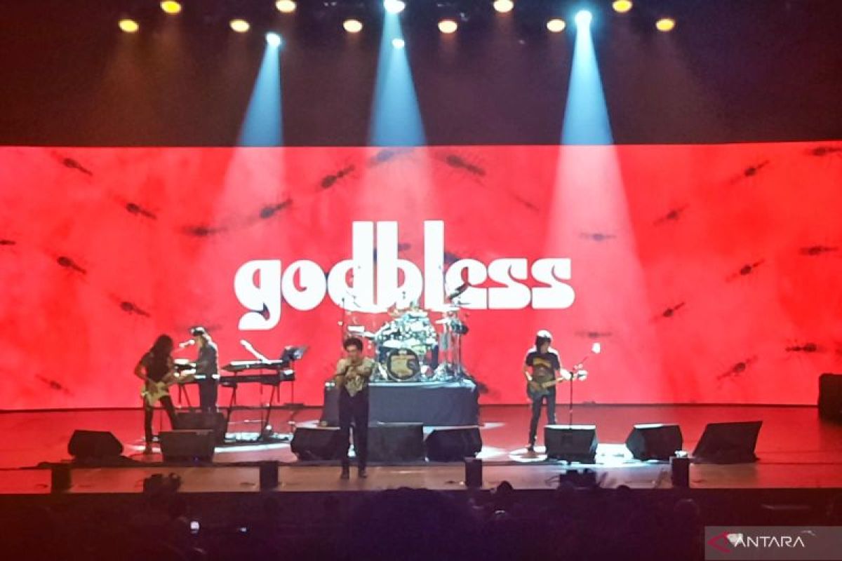 Grup Band God Bless bernostalgia di Taman Ismail Marzuki