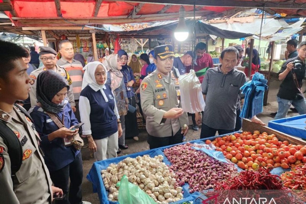 OKU Timur pastikan harga sembako stabil jelang Tahun Baru