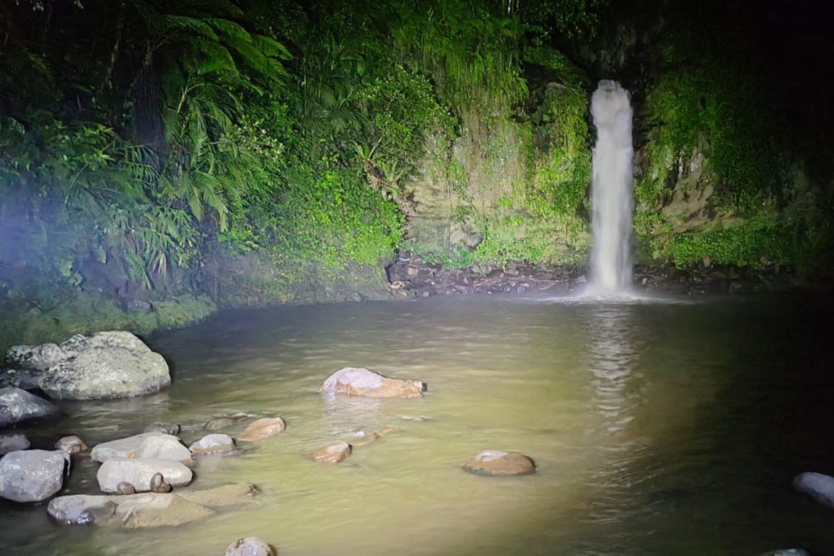 Tim SAR Mataram cari korban tenggelam di Air Terjun Tibu Sendalem