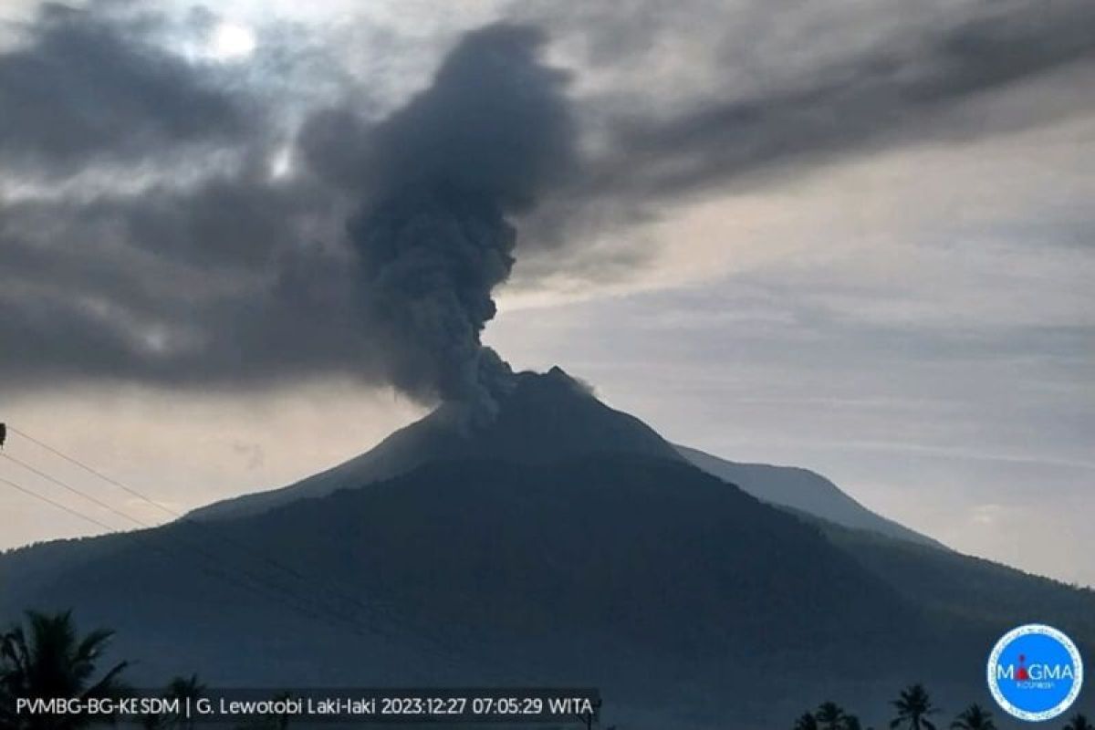 PVMBG imbau warga Flotim hindari potensi gas beracun gunung api