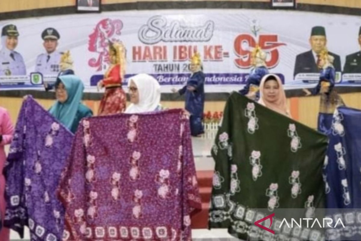 Hari Ibu di Inhu diramaikan dengan seni tari kreasi