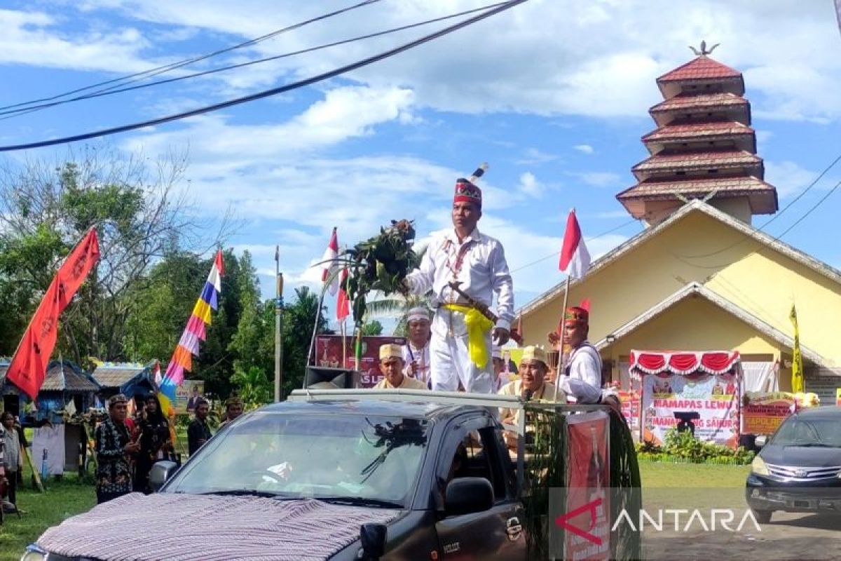 Umat Kaharingan di Kotim tutup 2023 dengan Mamapas Lewu