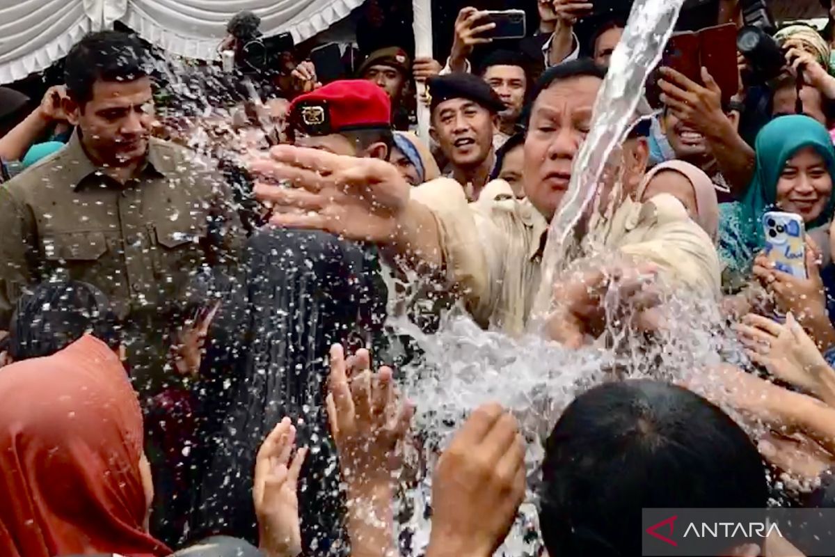 Menhan serahkan bantuan pipa air bersih ribuan KK di Sukabumi