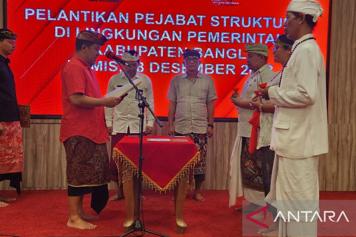 Bupati Bangli Bali melantik 74 pejabat struktural