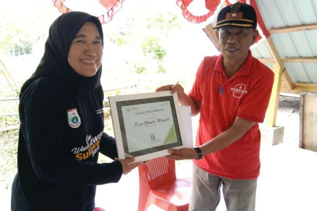 Tiga desa di Polewali Mandar meraih Desa Wisata Award