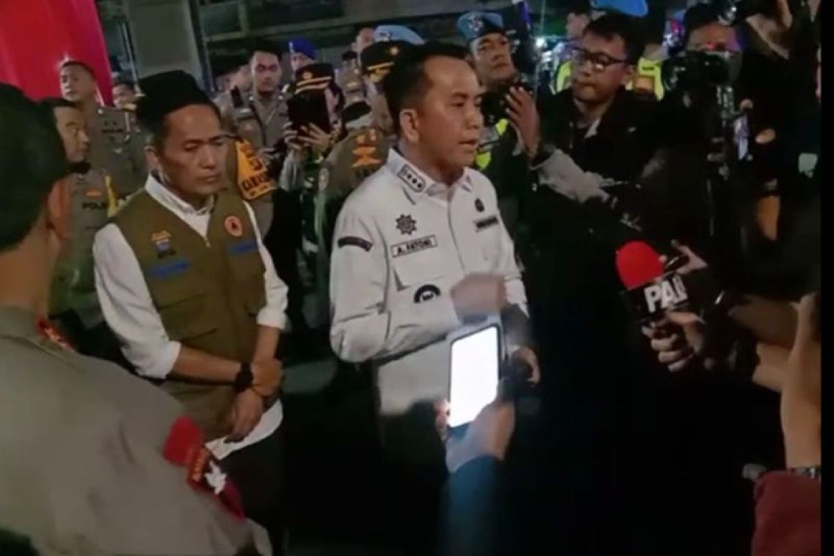 Pemprov  dan kabupaten/kota di Sumsel bagikan sembako ke warga pada malam pergantian tahun