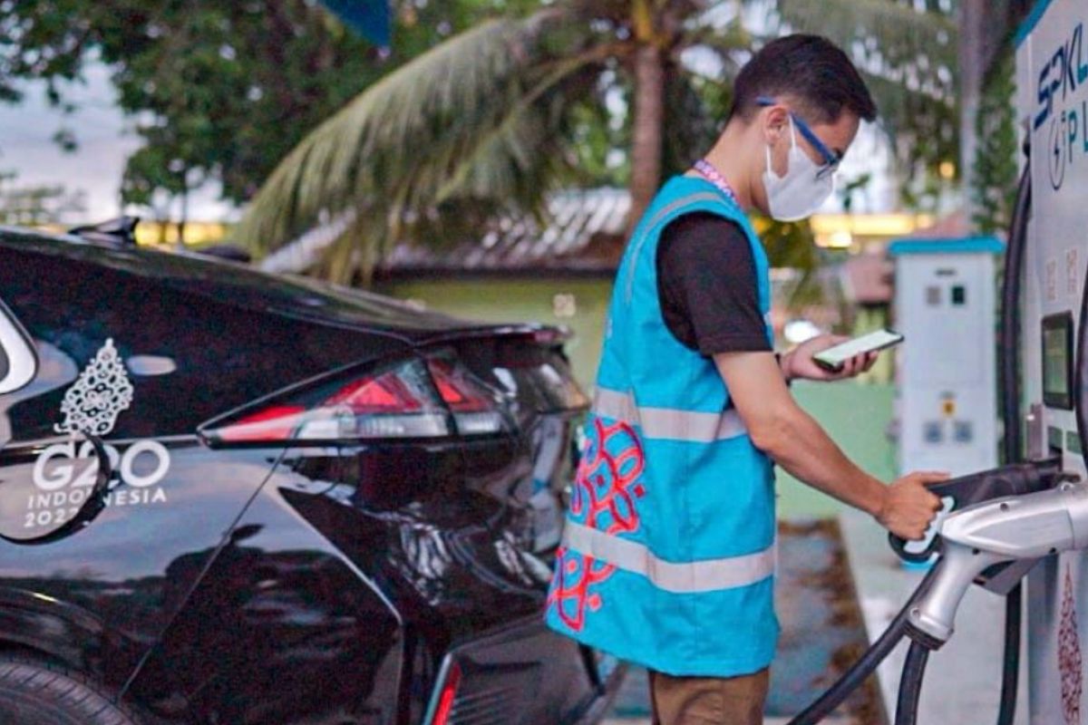 "Traveling" pakai mobil listrik? ada aplikasi PLN Mobile untuk akses lokasi SPKLU terdekat