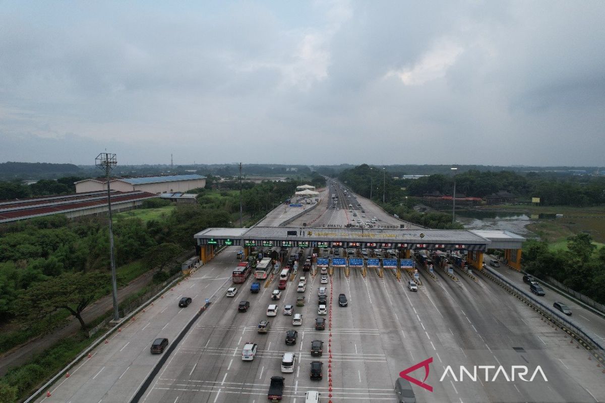 376 ribu kendaraan tinggalkan Jabotabek jelang tahun baru